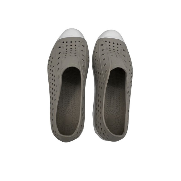 Perforated Gray Slip On Water Shoes Size 7 Men's - Picture 4 of 8